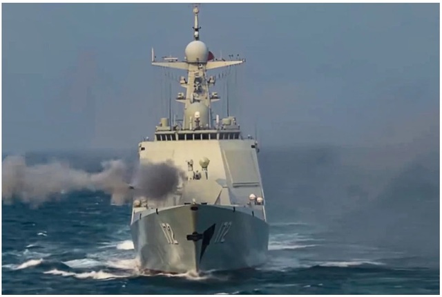 Tàu khu trục Trung Quốc tham gia một cuộc tập trận ở Biển Đông