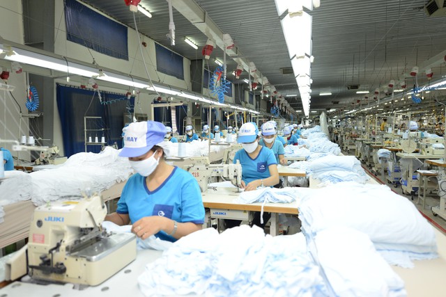 Theo Hiệp hội Dệt may Việt Nam, mục tiêu xuất khẩu khoảng 44 tỉ USD của dệt may Việt Nam hoàn toàn khả thi