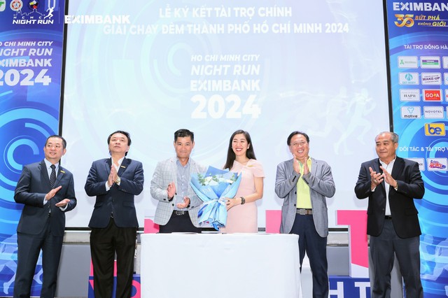 Lễ công bố giải chạy đêm 'Ho Chi Minh City Night Run Eximbank 2024'- Ảnh 1.