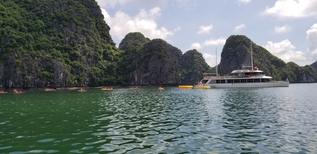 Hải Phòng đang đề xuất tăng phí thăm quan, phí lưu trú trên vịnh thuộc quần đảo Cát Bà- Di sản thiên nhiên thế giới