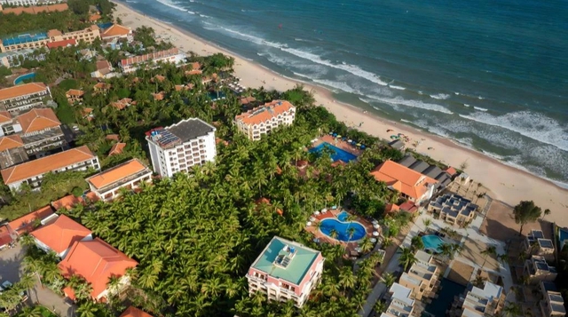 Bãi biển Hàm Tiến, nơi có các resort mà đoàn khách 745 người tham quan nghỉ dưỡng hôm 12.5 lưu trú