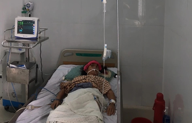 Bà Y Quí đang nằm điều trị tại Bệnh viện đa khoa tỉnh Kon Tum