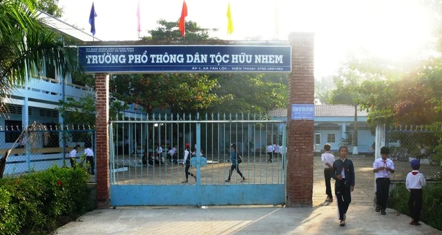 Trường PTDT Hữu Nhem và Trường THCS Tân Lộc Bắc thành Trường THCS Tân Lộc Bắc