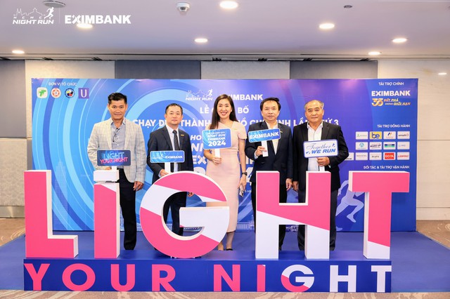 Lễ công bố giải chạy đêm 'Ho Chi Minh City Night Run Eximbank 2024'- Ảnh 2.