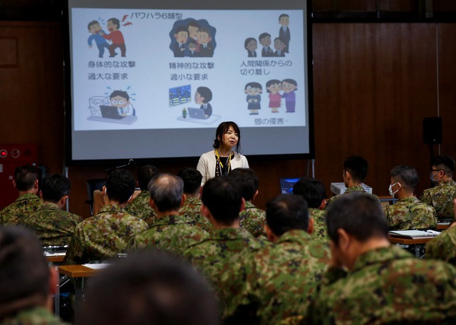 Một buổi hội thảo chống quấy rối tình dục ở căn cứ Asaka (Tokyo) hôm 16.4