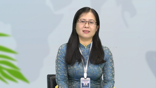 Cô Ngô Thị Hồng Hoa, Phó phòng Đào tạo Trường trung cấp Tây Sài Gòn
