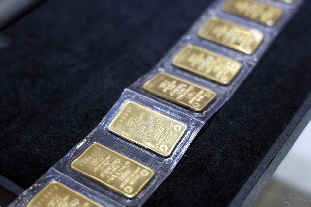 Ngân hàng Nhà nước khẳng định, trong thời gian tới sẽ tiếp tục tổ chức phiên đấu thầu bán vàng miếng