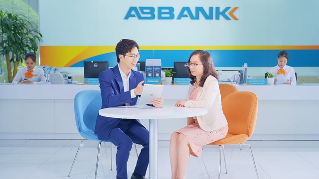 ABBANK luôn chú trọng phát triển các sản phẩm dịch vụ, giải pháp tài chính hiệu quả và linh hoạt, phù hợp với từng nhóm khách hàng