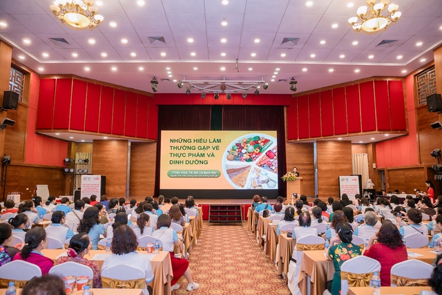 Acecook Việt Nam tiếp tục tài trợ chuỗi hội thảo chuyên đề an toàn thực phẩm và dinh dưỡng đúng cách- Ảnh 1.