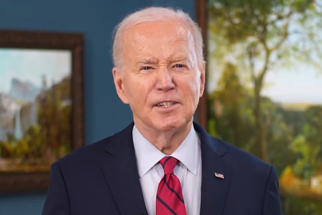 Tổng thống Joe Biden trong video ngày 15.5 thách thức ông Donald Trump tranh luận