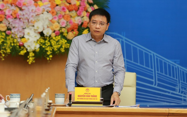 Bộ trưởng Bộ GTVT Nguyễn Văn Thắng đề nghị đề án đường sắt đô thị phải giải quyết những tồn tại, vướng mắc như đội vốn, kéo dài