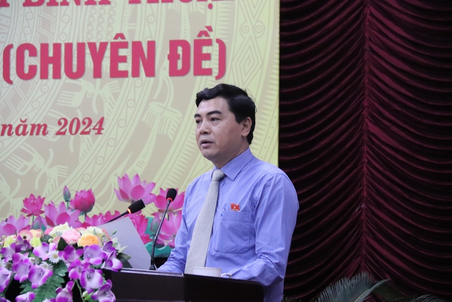 Ông Nguyễn Hoài Anh- Bí thư Tỉnh ủy, Chủ tịch HĐND tỉnh Bình Thuận phát biểu khai mạc tại kỳ họp, sáng 15.5