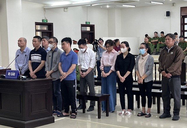 Đại án kit test Việt Á: Bất ngờ đề nghị miễn tội cho cán bộ CDC Bình Dương- Ảnh 1.