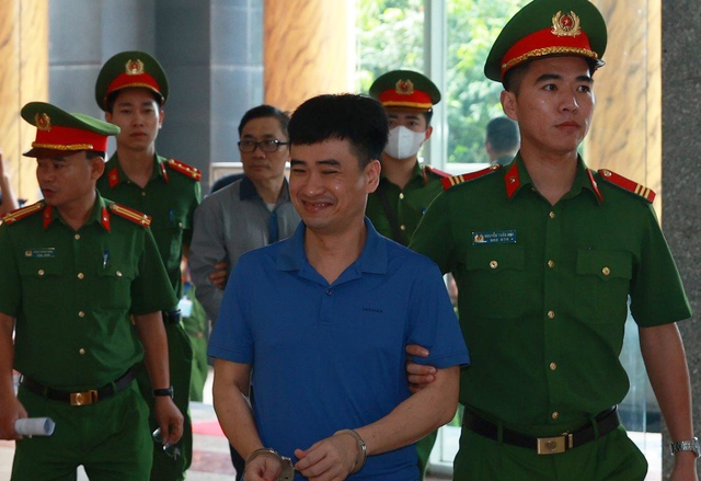 Tổng giám đốc Việt Á: 'Mong được giải đáp thắc mắc, đi tù cũng thoải mái hơn'- Ảnh 1.