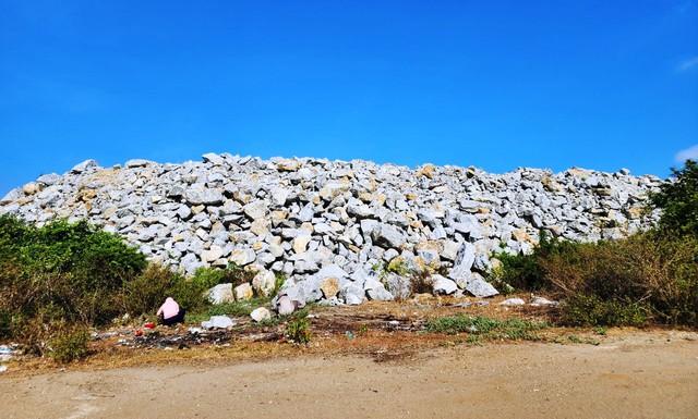 Hơn 167.000 mét khối đá tập kết tại Cảng quân sự Kỳ Hà được Công an tỉnh Quảng Nam xác định của Công ty TNHH Lý Tuấn