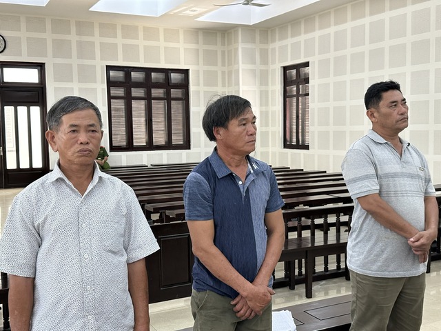 Từ trái qua: Lê Văn Lá, Nguyễn Chín và Huỳnh Văn Liều