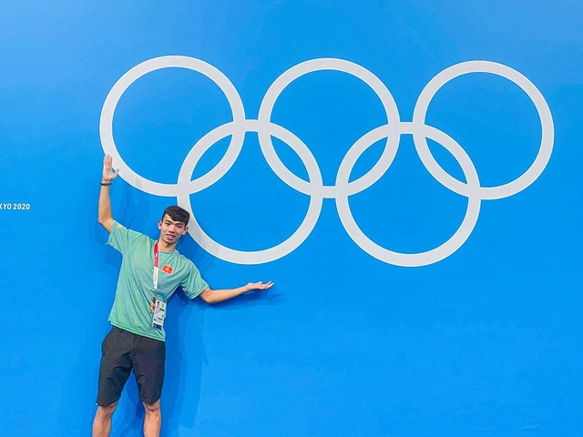 Kình ngư Nguyễn Huy Hoàng sang Hungary tập huấn cho Olympic Paris
