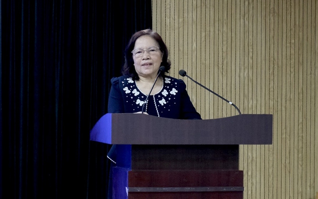 Bà Nguyễn Thanh Hà phát biểu tại lễ trao tặng