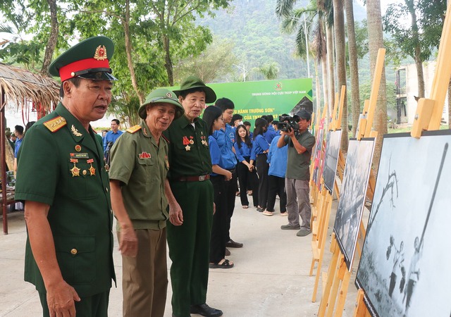 Nhiều hoạt động về nguồn và an sinh xã hội nhân 65 năm mở đường Trường Sơn- Ảnh 5.