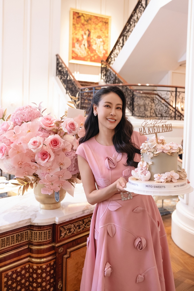 Cuộc sống bình yên của Hoa hậu Hà Kiều Anh ở tuổi 48- Ảnh 2.