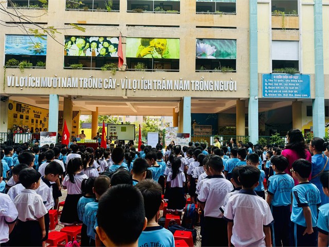 Học sinh Trường tiểu học Lê Thị Hồng Gấm, Q.Tân Bình, TP.HCM trong một hoạt động