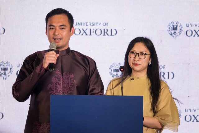 Ông Chu Công Sơn và bà Trần Mỹ Ngọc, hai cựu sinh viên ĐH Oxford đồng chủ nhiệm dự án sách viết về những trải nghiệm và lời khuyên để trúng tuyển vào ngôi trường số 1 thế giới
