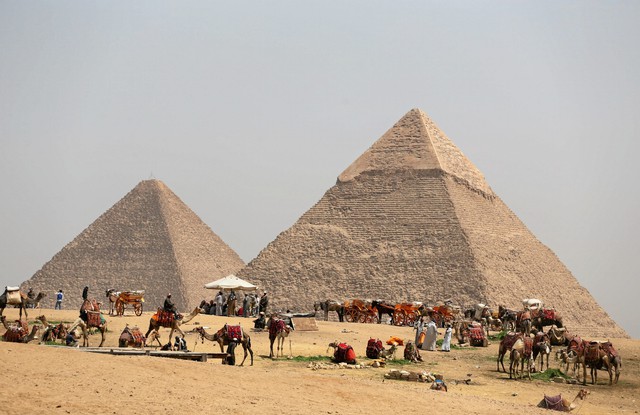 Quần thể Đại kim tự tháp Giza ở Ai Cập, được chụp vào năm 2017