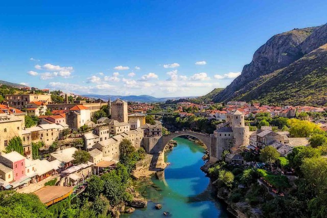 Lang thang du lịch tại Bosnia và Herzegovina- Ảnh 2.