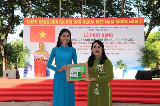 Hoa hậu Thanh Hà hưởng ứng chiến dịch trồng cây- Ảnh 2.