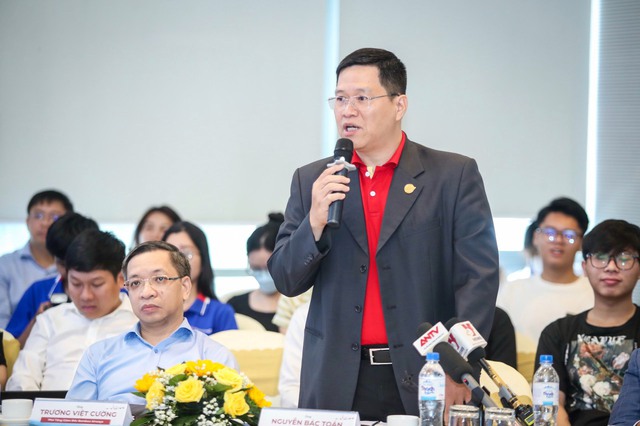 Ông Nguyễn Bác Toán - Phó tổng giám đốc thương mại Vietjet cho rằng chủ đề giá vé máy bay đang rất nóng