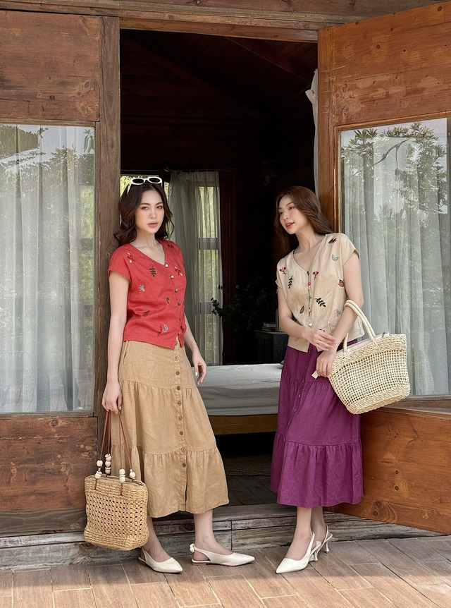 Xu thế lựa chọn trang phục chất liệu từ thiên nhiên ngày càng được ưa chuộng- Ảnh 8. Nếu e sợ diện trang phục linen màu trung tính sẽ khiến bạn già nua