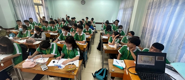 Học sinh Trường THPT Tây Thạnh (Q.Tân Phú, TP.HCM) ôn thi tốt nghiệp THPT