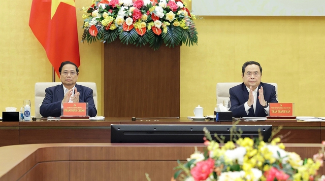 Thủ tướng Chính phủ Phạm Minh Chính và Phó chủ tịch Thường trực Quốc hội Trần Thanh Mẫn đồng chủ trì hội nghị