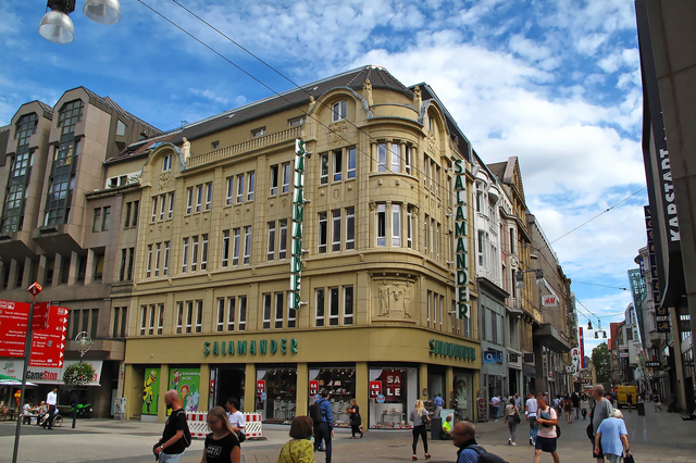 Những điểm mua sắm sầm uất tại Dortmund, Đức- Ảnh 3.