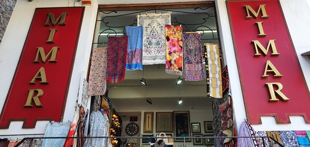 Tha hồ mua sắm từ chợ truyền thống tới trung tâm thương mại tại Mostar- Ảnh 4.