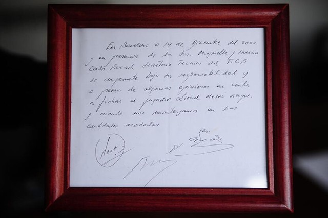Napkin model with Messi's first contract sold at auction
