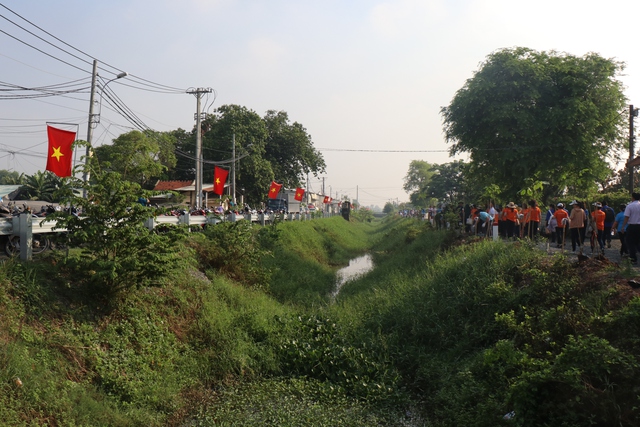 Tuyến đường Kênh Trung ương qua 2 xã Vĩnh Lộc A và Vĩnh Lộc B sẽ được trồng 600 cây kèn hồng
