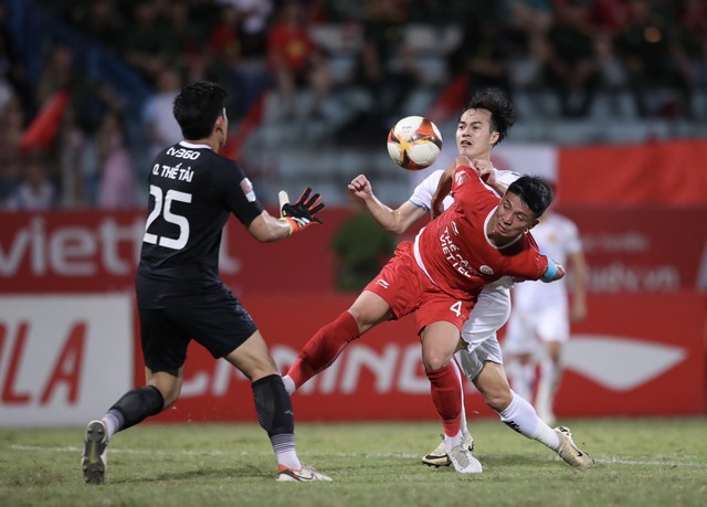Thể Công Viettel ngược dòng quật ngã Nam Định, cuộc đua vô địch V-League lại nóng- Ảnh 4.