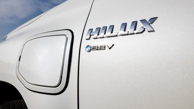Toyota Hilux Revo BEV thuần điện sẽ đưa vào sản xuất từ cuối năm sau