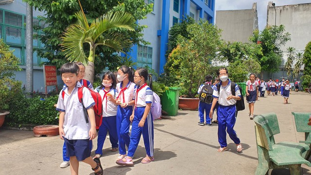 Học sinh một trường tiểu học tại Q.Bình Tân, TP.HCM