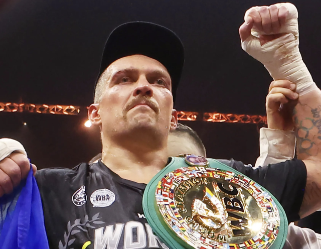 Oleksandr Usyk chấp nhận bỏ trống và sắp bị tước đai IBF