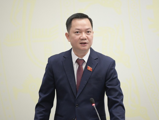 Ủy viên thường trực Ủy ban Quốc phòng - An ninh Trịnh Xuân An thông tin tại họp báo