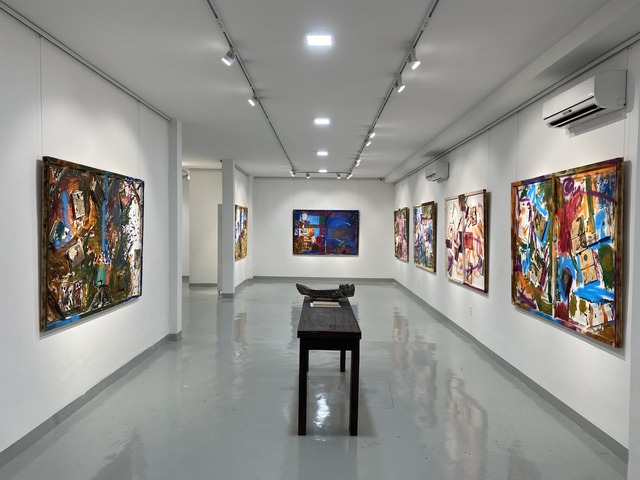 Không gian mỹ thuật J Art Space (30 đường số 10, Thảo Điền, TP.Thủ Đức, TP.HCM) lung linh với những tác phẩm mới của Bùi Chát