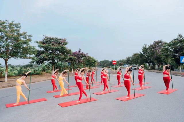 Thái Bình: Phạt 14 người trong nhóm tập yoga giữa đường để chụp hình- Ảnh 3.