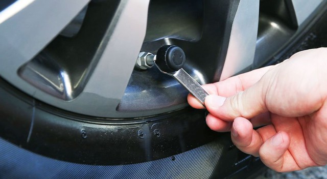 Những lưu ý khi lắp cảm biến áp suất lốp- Ảnh 2.