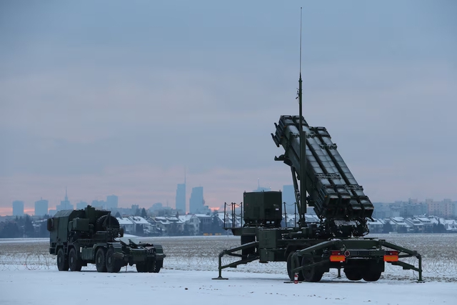 Hệ thống phòng thủ tên lửa Patriot được nhìn thấy ở Warsaw, (Ba Lan) ngày 7.2.2023.