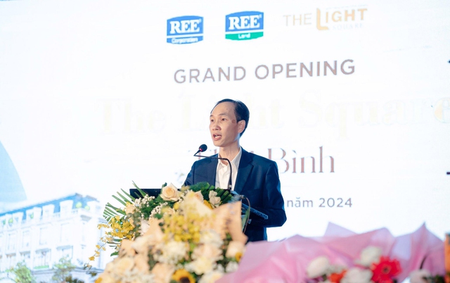 Ông Nguyễn Văn Khoa phát biểu tại sự kiện khai trương dự án The Light Square