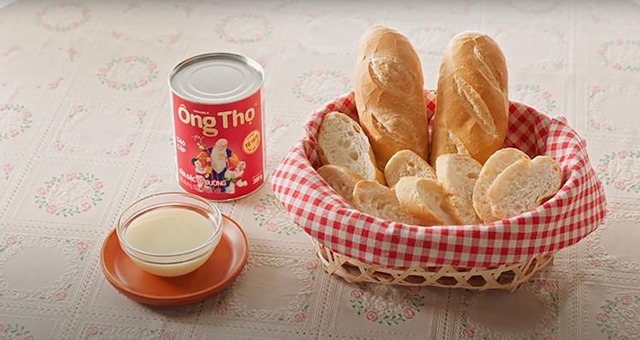 Bánh mì chấm sữa - nét văn hóa ẩm thực Việt- Ảnh 1.