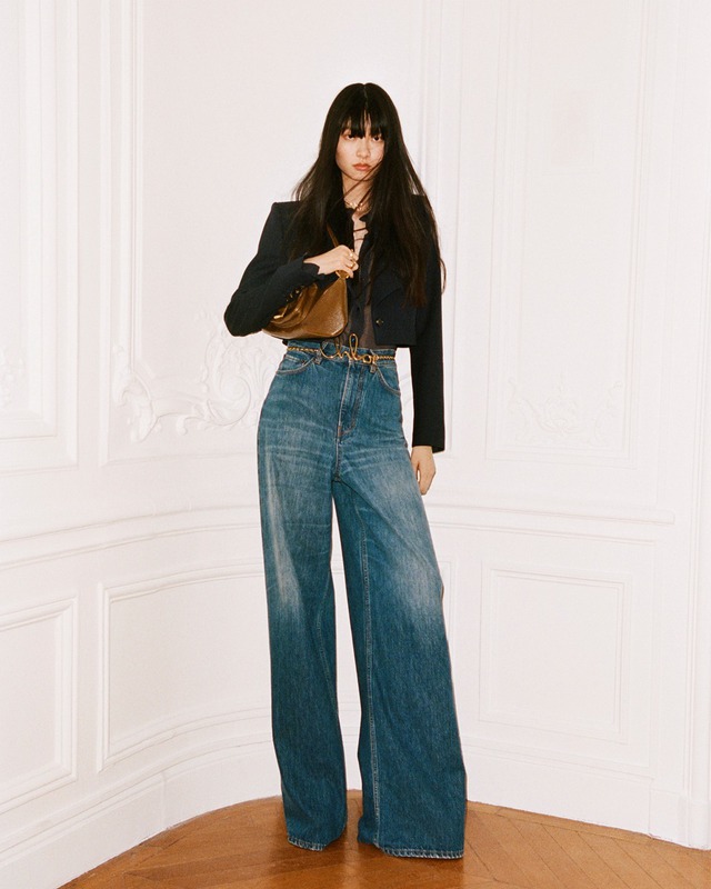 Xu hướng quần jeans hè không ai muốn bỏ lỡ- Ảnh 4. Xu hướng quần jeans hè không ai muốn bỏ lỡ- Ảnh 4.