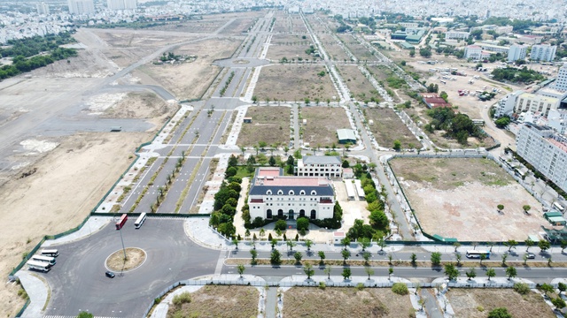 Khu đất sân bay Nha Trang cũ được UBND tỉnh Khánh Hòa giao cho Công ty CP Tập đoàn Phúc Sơn để hoàn vốn cho 3 dự án BT